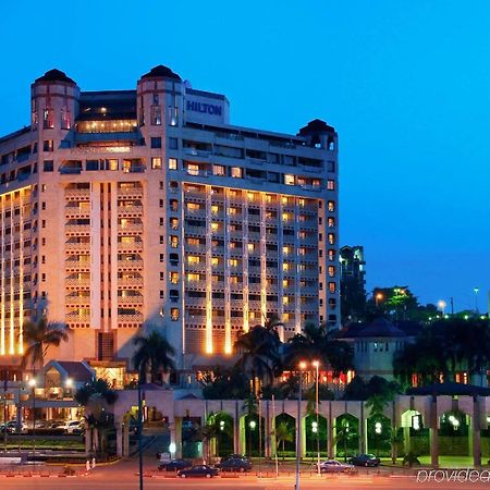 Готель Hilton Яунде Екстер'єр фото