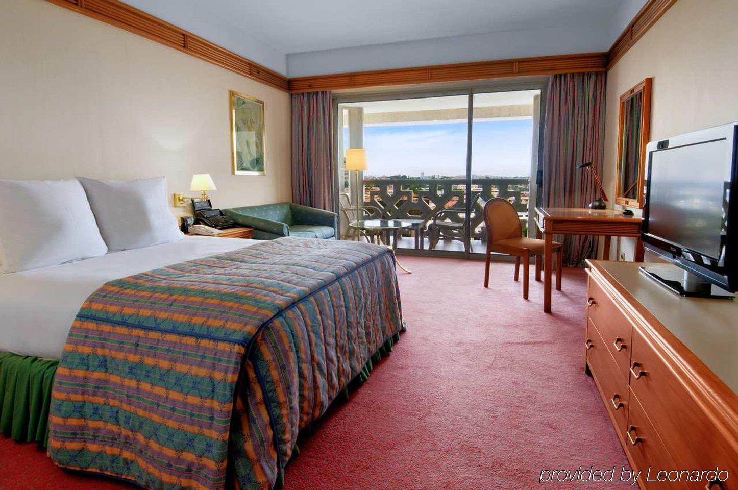 Готель Hilton Яунде Номер фото