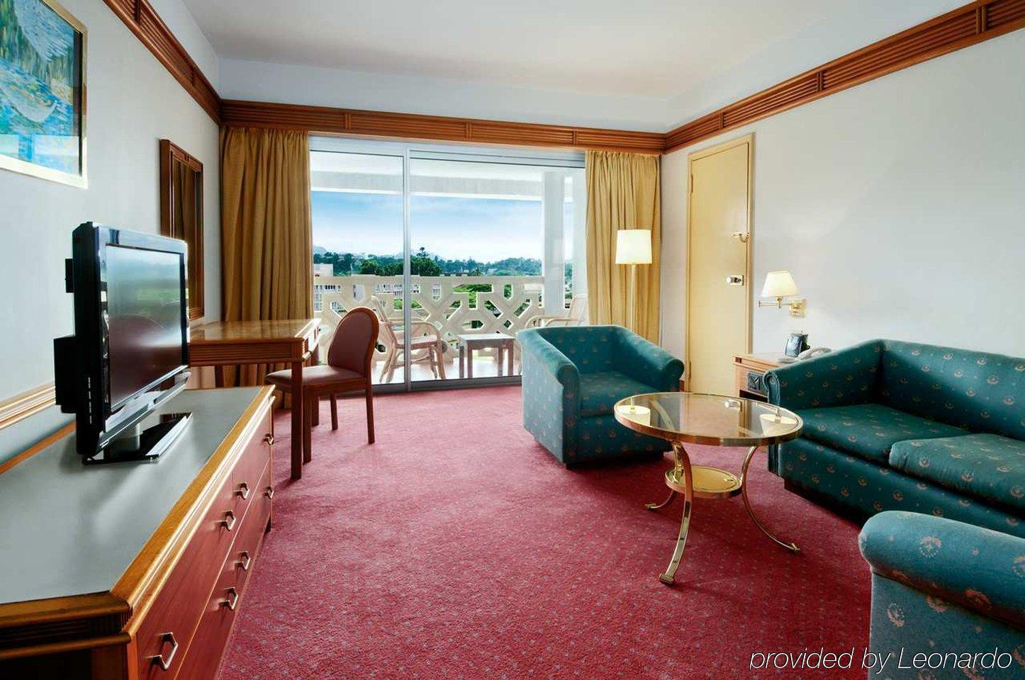 Готель Hilton Яунде Номер фото